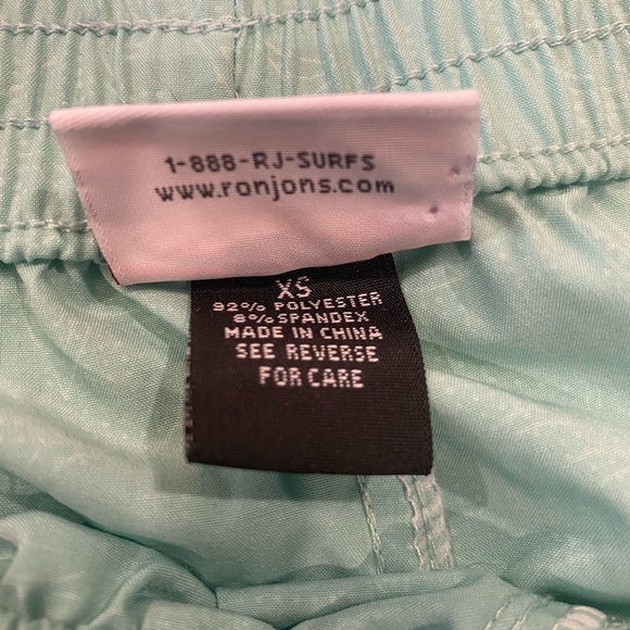 Surf shorts from Ron Jon surf shop - Picture 4 of 6